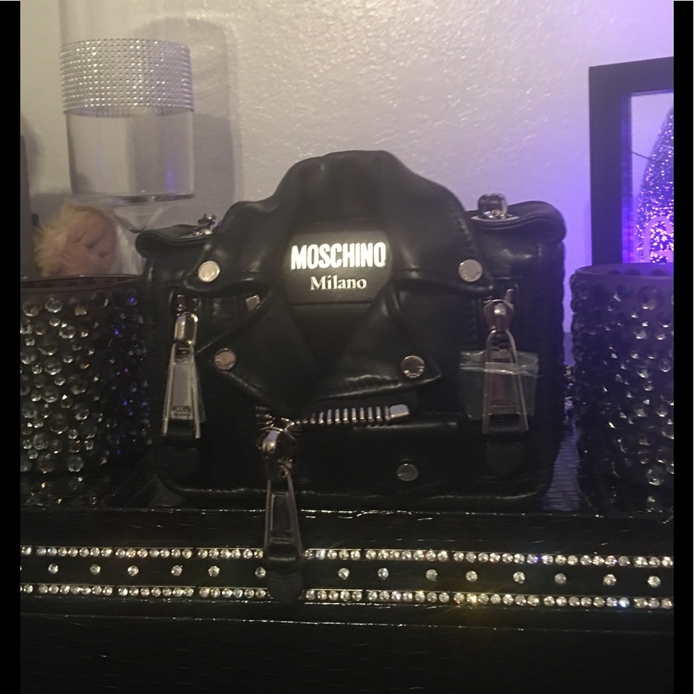 MOSCHINO